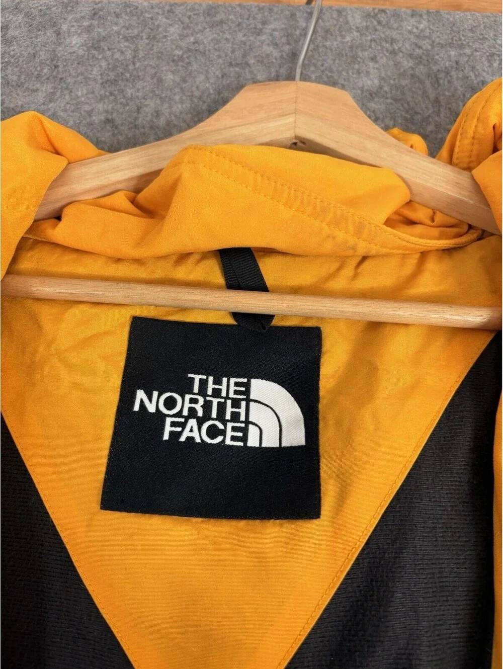 The North Face Extreme Light Jacket Mens XL Yellow with Collar/Hood